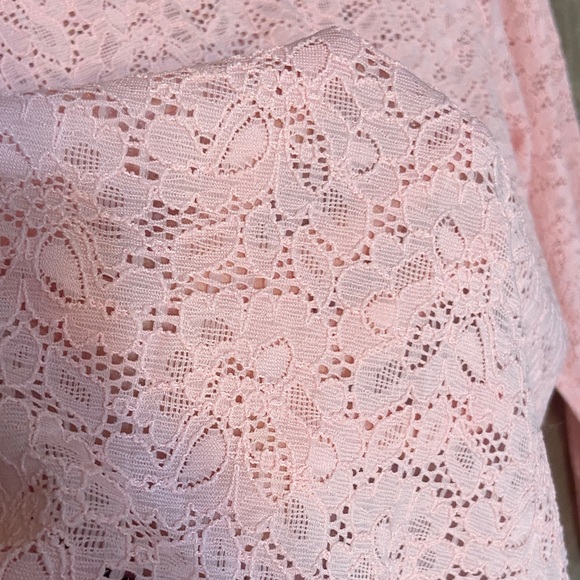 🫟5 for $25🫟 Torrid Pink Lace Long Sleeve Top - Picture 5 of 8